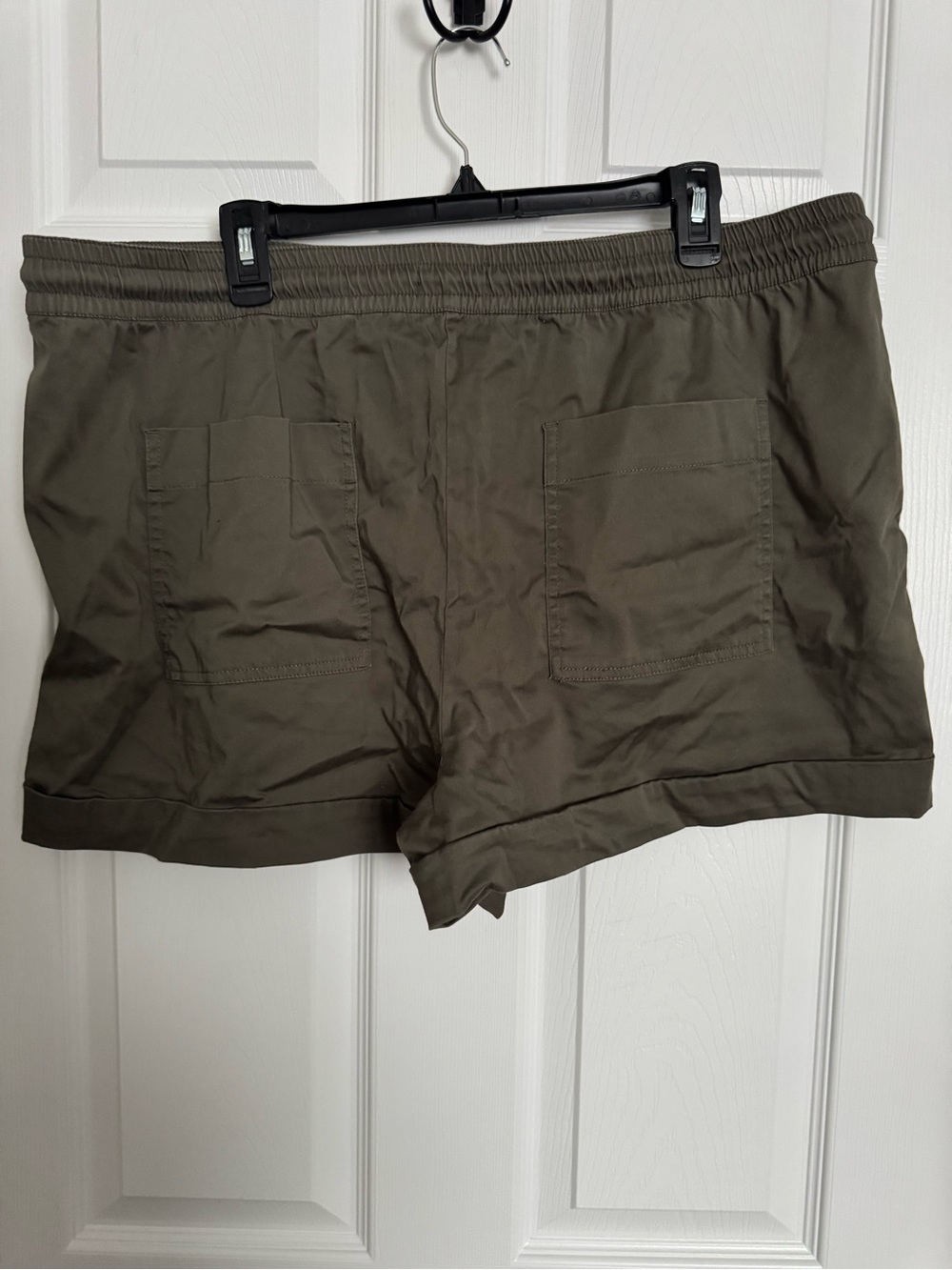 Lou & Grey Olive Drawstring Roll-Cuff Shorts - Picture 2 of 2